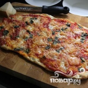 Пицца с помидорами и базиликом - фото шаг 8