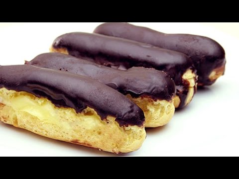 Видео рецепт Шоколадные пирожные со сливочной начинкой